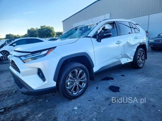 TOYOTA RAV4 XLE PREMIUM