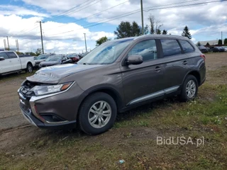 MITSUBISHI OUTLANDER SE