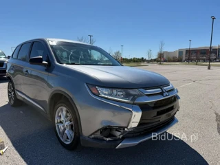MITSUBISHI OUTLANDER SE