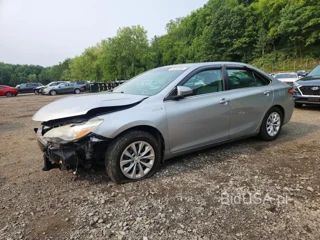 TOYOTA CAMRY HYBRID LE