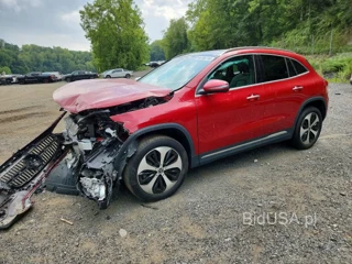 MERCEDES-BENZ GLA 250 4MATIC