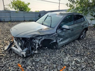 AUDI Q5 E PREMIUM PLUS 55