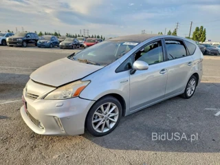 TOYOTA PRIUS V FIVE