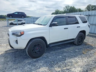 TOYOTA 4RUNNER VENTURE EDITION