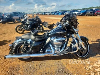 HARLEY-DAVIDSON FLHXS STREET GLIDE SPECIAL