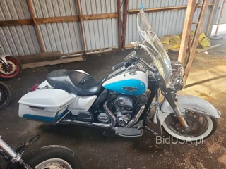 HARLEY-DAVIDSON FLHR ROAD KING