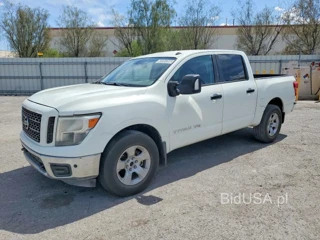 NISSAN TITAN SV