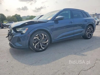 AUDI Q8 E-TRON PRESTIGE