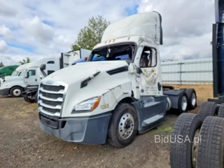 FREIGHTLINER CASCADIA 126