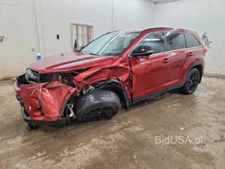 TOYOTA HIGHLANDER SE