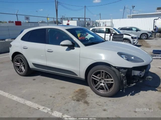 PORSCHE PORSCHE MACAN