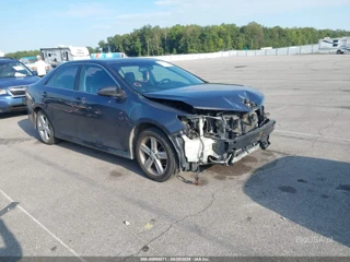 TOYOTA TOYOTA CAMRY SE