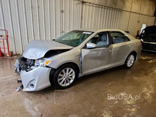 TOYOTA CAMRY HYBRID XLE