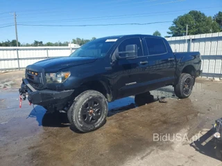 TOYOTA TUNDRA CREWMAX SR5