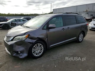 TOYOTA SIENNA XLE 8-PASSENGER