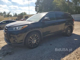 TOYOTA HIGHLANDER SE