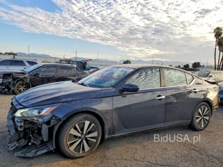 NISSAN ALTIMA SV