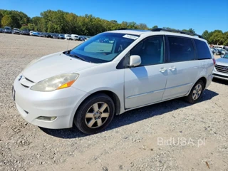 TOYOTA SIENNA XLE