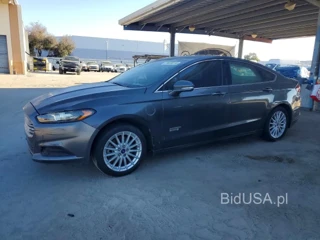 FORD FUSION TITANIUM PHEV