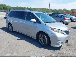 TOYOTA TOYOTA SIENNA SE 8 PASSENGER