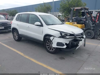 VOLKSWAGEN VOLKSWAGEN TIGUAN SE