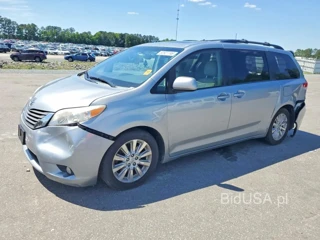 TOYOTA SIENNA XLE 7-PASSENGER