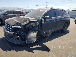 VOLKSWAGEN TIGUAN SE