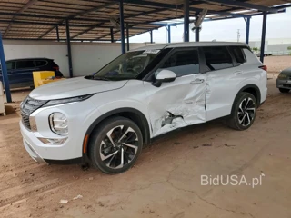 MITSUBISHI OUTLANDER SE