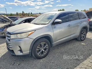 TOYOTA HIGHLANDER LE