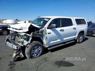 TOYOTA TUNDRA CREWMAX SR5