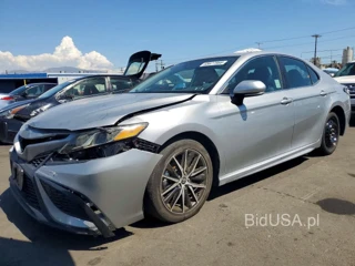 TOYOTA CAMRY SE