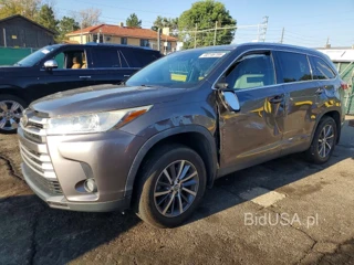 TOYOTA HIGHLANDER XLE
