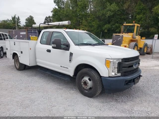 FORD FORD F-350 CHASSIS XL