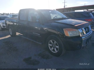 NISSAN NISSAN TITAN SE