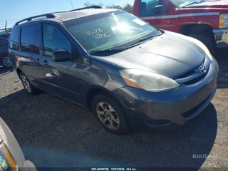 TOYOTA TOYOTA SIENNA LE