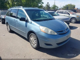 TOYOTA TOYOTA SIENNA LE