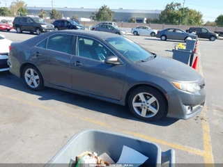 TOYOTA TOYOTA CAMRY SE