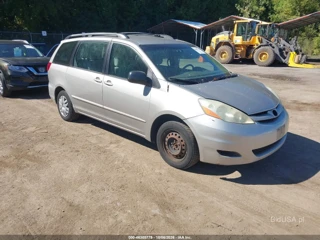 TOYOTA TOYOTA SIENNA CE