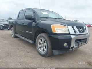 NISSAN NISSAN TITAN SV