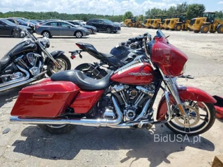 HARLEY-DAVIDSON FLHX STREET GLIDE