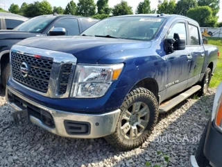 NISSAN TITAN SV