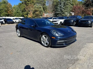 PORSCHE PANAMERA 4