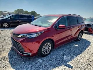 TOYOTA SIENNA XLE