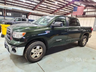 TOYOTA TUNDRA CREWMAX SR5