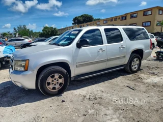 CHEVROLET SUBURBAN C1500 LT