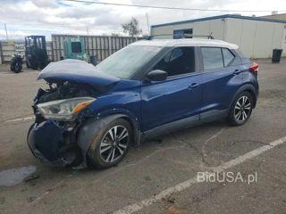 NISSAN KICKS SV