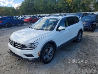 VOLKSWAGEN TIGUAN SE