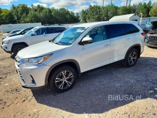 TOYOTA HIGHLANDER LE