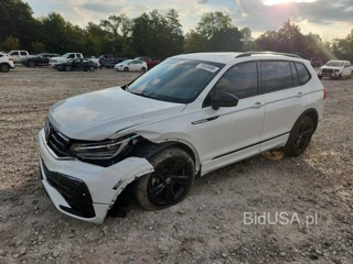 VOLKSWAGEN TIGUAN SE R-LINE BLACK