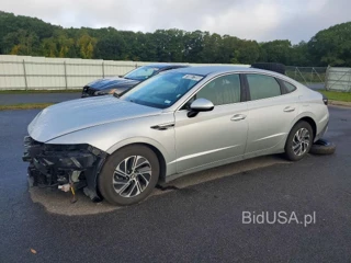HYUNDAI SONATA HYBRID BLUE